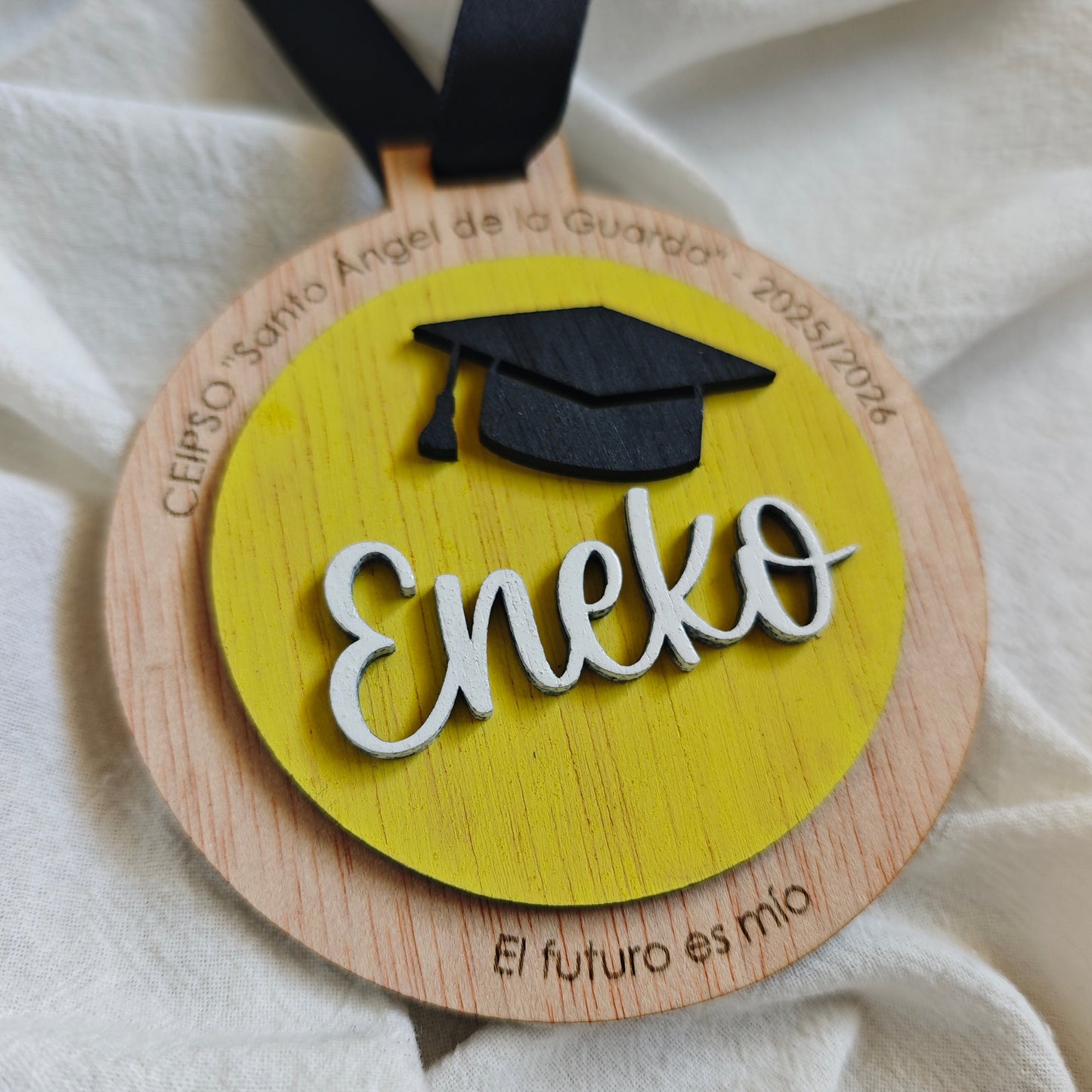 MEDALLA DE GRADUACIÓN CON CÍRCULO DE COLOR